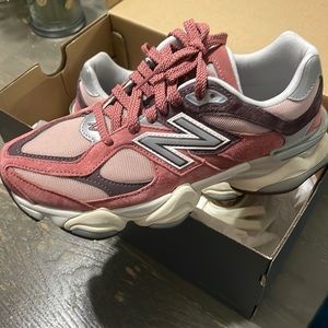 Size 7 in men for sale - they run big. I will need a size down. Wore 2 times